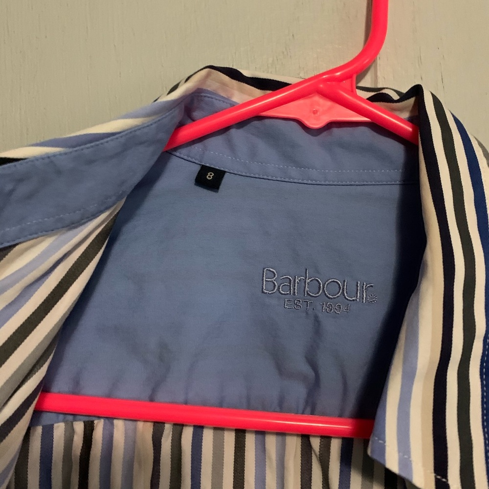 Button down - Picture 3 of 3